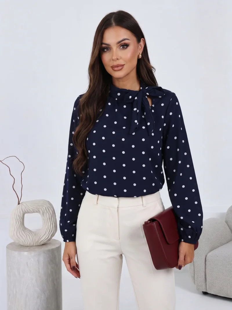 Bluza eleganta cu buline si fund...