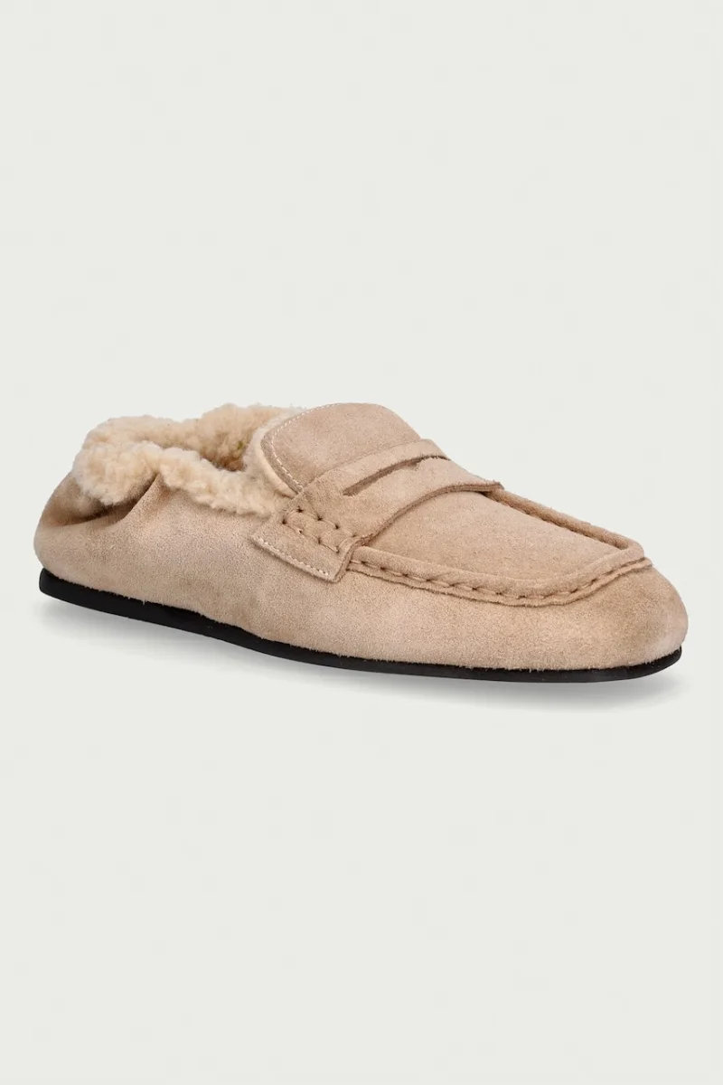 Posa  mocasini pentru femei din piele întoarsă Penny Loafer
