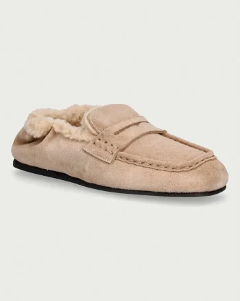 Posa  mocasini pentru femei din piele întoarsă Penny Loafer