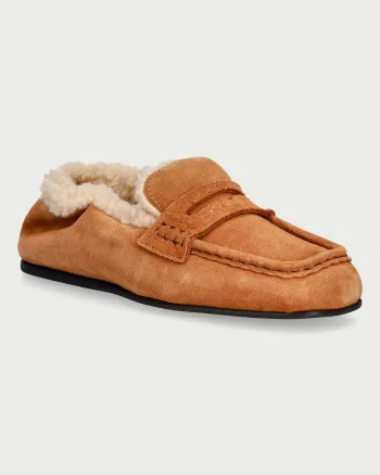 Posa  mocasini pentru femei din piele întoarsă Penny Loafer