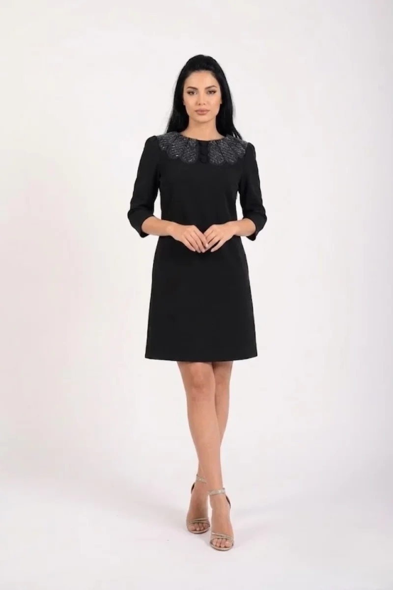 Rochie midi cu broderie la guler