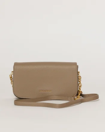 Geanta taupe mica cu design elegant si inchidere cu clapeta
