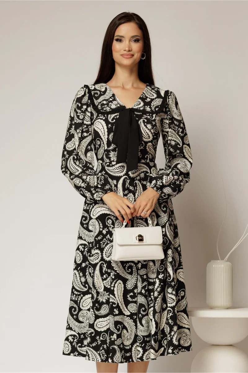 Rochie midi neagra imprimeu floral ivoire cu guler evidentiat cu volanas