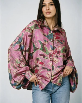 Camasa din satin oversize, cu maneci bufante si imprimeu abstract fucsia