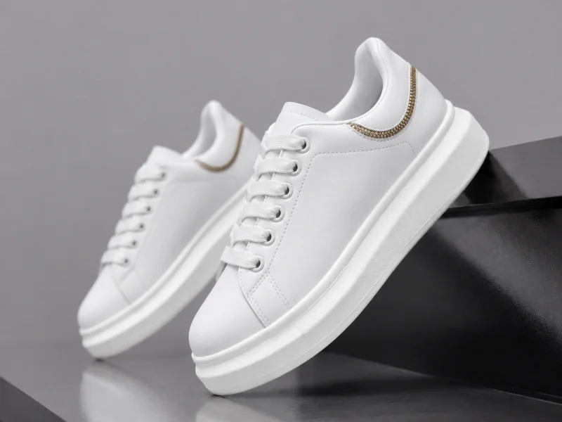 Adidasi barbati casual albi 001