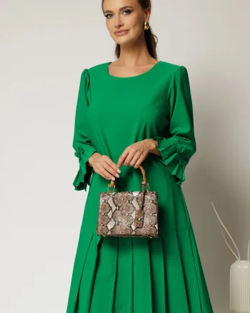 Rochie midi verde cu croi drept si pliuri la baza fustei