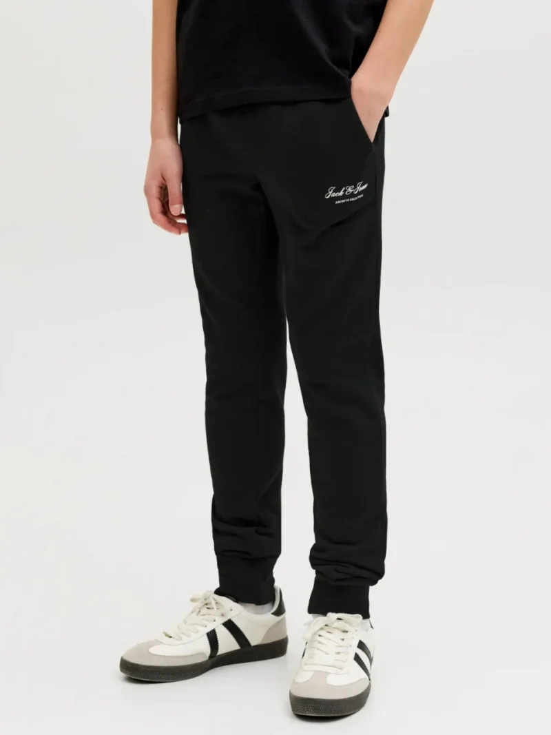 Jack & Jones Pantaloni lungi de trening baieti, cu talie joasa, Regular fit, Negru (SELECTATI MARIMEA: 140 cm)