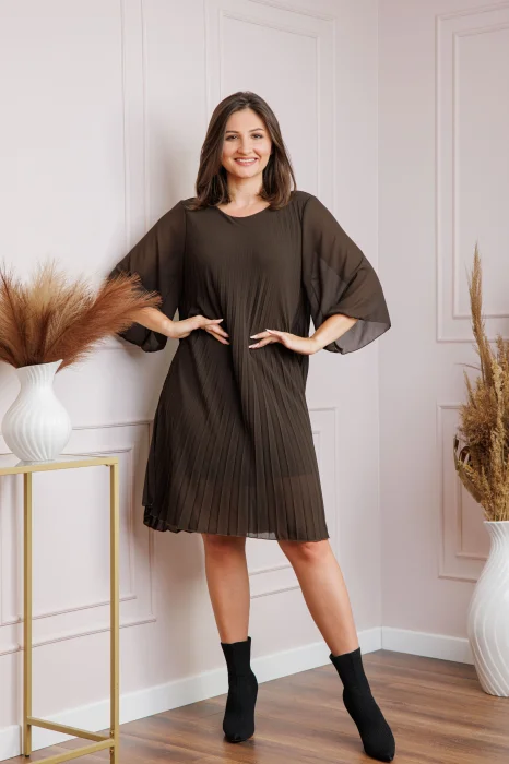 Rochie maro din voal plisat cu maneci 3 4 Tina