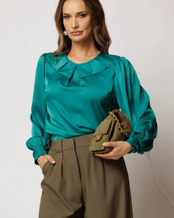 Bluza turcoaz din satin cu decolteu rotund si croi lejer