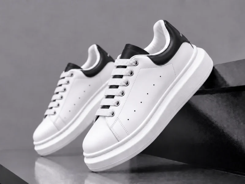 Adidasi barbati casual albi cu limba negra A03