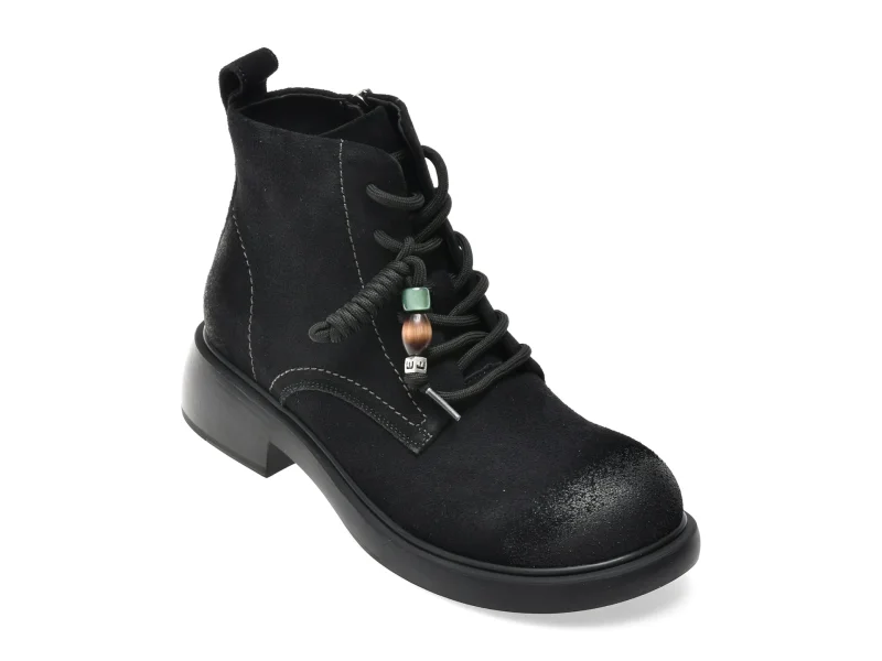 Ghete GRYXX negre, 8132, din piele intoarsa
