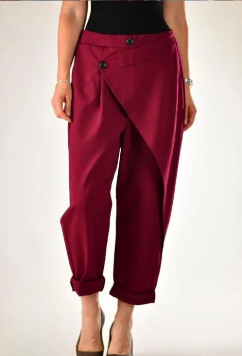 Pantaloni bordo cu pliuri si panou suprapus, usor bufanti