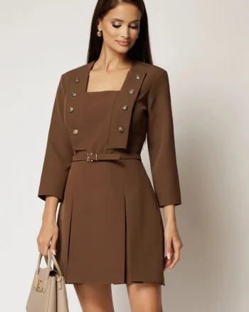 Rochie DY Fashion scurta maro cu decolteu patrat si nasturi