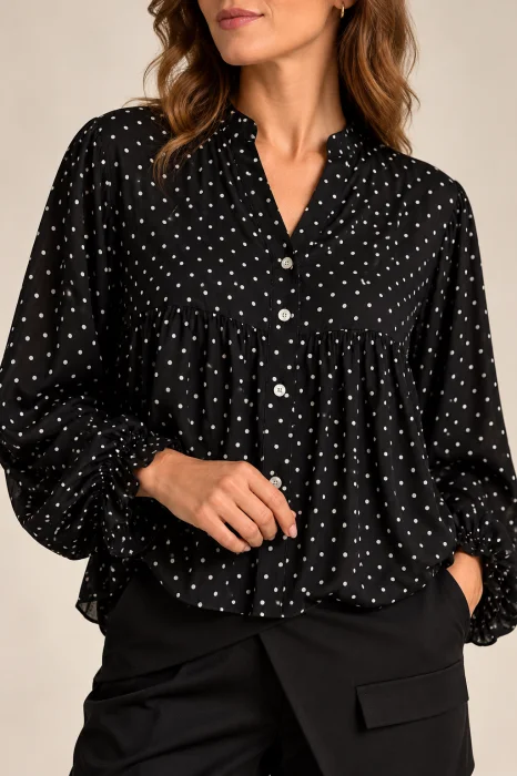 Bluza lejera cu buline albe pe fond negru din matase cu vascoza