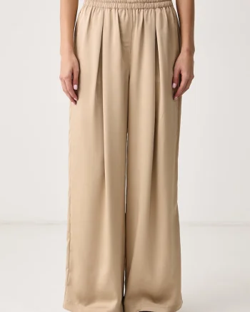 Lacoste  pantaloni pentru femei