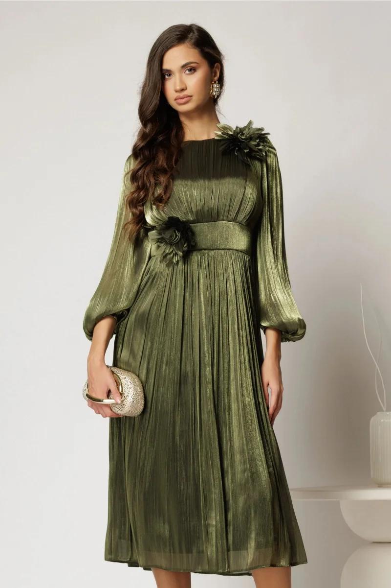 Rochie midi verde fistic din voal peliculizat cu decolteu rotund si detalii ample florale