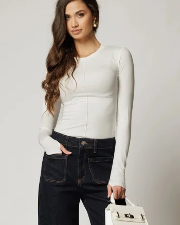 Bluza alba basic cu decolteu rotund si adaos de viscoza