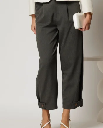Pantaloni dama gri cu nasture jos si buzunare laterale