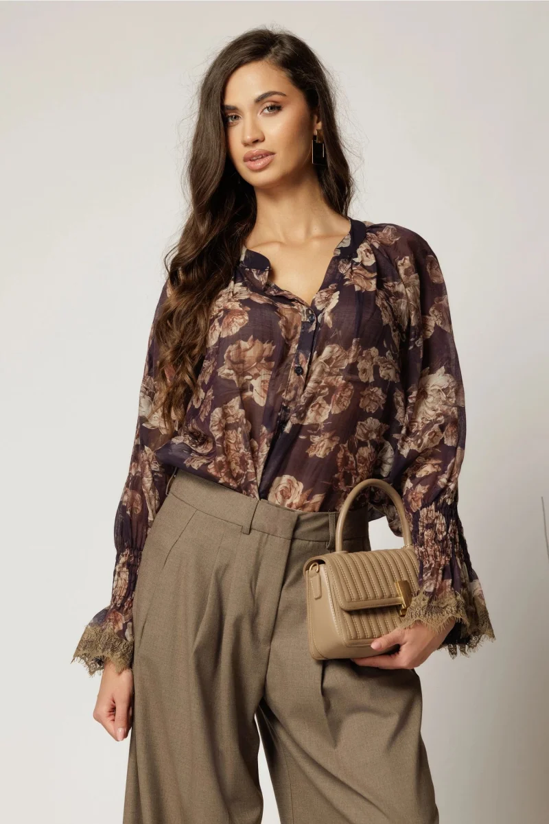 Bluza lejera mov cu imprimeuri cu inchidere cu nasturi cu adaos de tencel