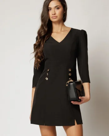 Rochie DY Fashion scurta neagra cu decolteu V si nasturi decorativi pe fusta