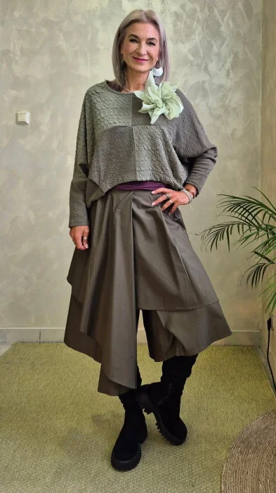 Fusta pantalon, suprapusa, asimetrica, eleganta, cu croi amplu, taupe